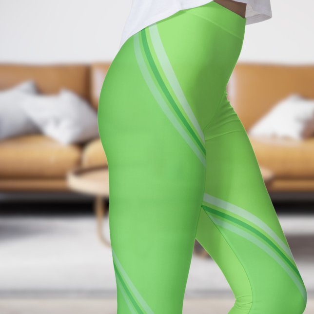 Leggings Moda Kelly Green bajo una imprenta pegada en verde (Chic Kelly Green under Pale Green Banded Print Leggings)