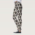 Leggings Modelo negro y del moreno revestido liso lindo del<br><div class="desc">Muestre apagado su amor para los perros de la salchicha de Frankfurt en comodidad y estilo con estas polainas del modelo de los Dachshunds. La impresión modelada linda, perfecciona para el gimnasio, la yoga, o una tarde de relajación con su Doxie por su lado. Dibujo original de un Dachshund negro...</div>