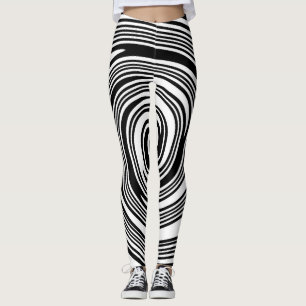 Leggings Modelo que remolina blanco y negro