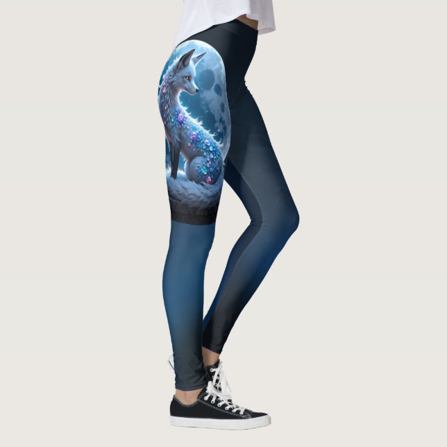 Leggings Moonlit Crystal Fox – Guardian of Silent Dreams.  (Derecha)