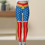 Leggings Mujer Maravilla - Lucha Por La Paz<br><div class="desc">Echa un vistazo a estas leggings inspiradas por Wonder Woman con sus icónicas botas rojas y blancas,  y un fondo con estampado de estrella azul.</div>