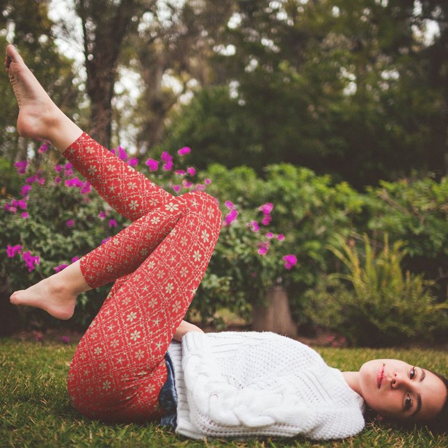 Leggings Navidades Simple Red Snowflake Winter Cute Pattern (Red snowflake pattern classic holiday design leggings)