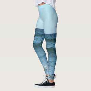 Leggings Olas del océano bajo un suave cielo azul