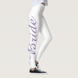 Leggings Pastel de Boda de la BRIDE púrpura<br><div class="desc">Las leggings presentan un ilustracion original de tres pasteles bodas graduados congelados con flores,  y BRIDE una pierna con un bonito morado. ¡Perfecto para la novia!</div>