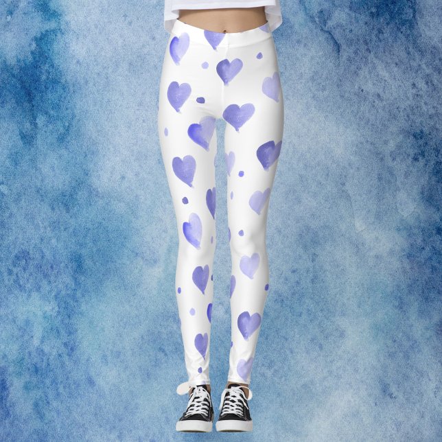 Leggings Patrón de acuarela azul del corazón (A pair of leggings with a fun pattern of blue watercolor hearts and dots.)