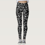 Leggings Patrón de arte folclórico del caballo Dala blanco<br><div class="desc">Las leggings festivas y divertidas con un patrón de caballos de Dala suecos y decoraciones de estilo de arte folclórico son geniales escandaloso en blanco y negro gráfico. Un par con un suéter de isla grande y chunco para un ambiente acogedor y elegante.</div>