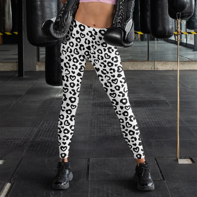 Leggings Patrón de corazón de leopardo blanco y negro (Black and White Leopard Heart Pattern Leggings)