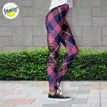 Leggings Patrón de estilo de argla rosa Personalizado púrpu<br><div class="desc">Estas leggings rosadas y negras no sólo le dan un toque elegante a su armario,  sino que también le ofrecen la oportunidad de compartir el amor de Dios con los que te rodean. Personalizar con tu escritura o mensaje favorito para difundir positividad e inspiración dondequiera que vayas.</div>