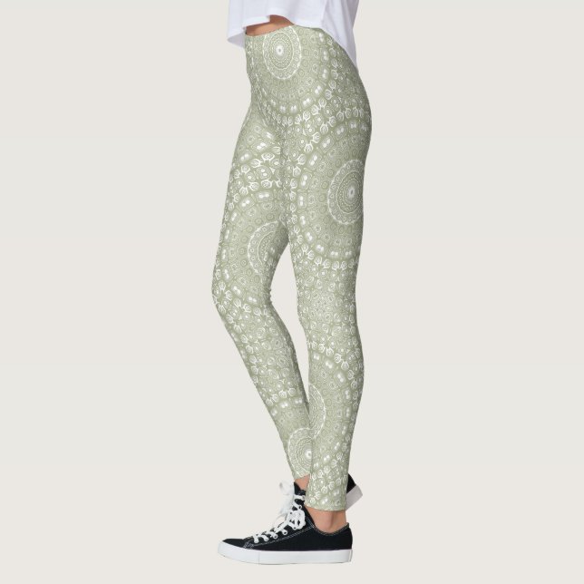 Leggings Patrón de Mandala verde sabio (Izquierda)