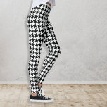 Leggings Patrón de marca de Moda Guay Color<br><div class="desc">Las leggings de Guay presentan un patrón de control de patas traseras en blanco y negro. Cambie fácilmente el color de fondo haciendo clic en "personalizar" y luego el pequeño cuentagotas. Divertido por salir,  salir o salir con amigos.</div>