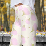 Leggings Patrón de pétalos de color blanco floral<br><div class="desc">Suave y sofisticado: ¡Trae elegancia intemporal a tu armario con estas leggings de Petals Florales Pastel! Con un diseño suave y apacible, estas leggings son perfectas para añadir un toque femenino y refinado a cualquier conjunto. Moda y comodidad sin esfuerzo, elevarán tu estilo para cualquier ocasión. ¡No esperes —agarren a...</div>