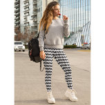 Leggings Patrón de zag de zag de zigzag blanco geométrico d<br><div class="desc">Personalizado, moderna, fresca, moda, elegante, respirable, de coser a mano, diseño de zag geométrico negro y blanco mujeres de largo recorrido de moda deportes gimnasia de yoga corriendo pantalones de piernas, que se estira para que se ajuste a tu cuerpo, abrazos en todos los lugares correctos, se recupera después de...</div>