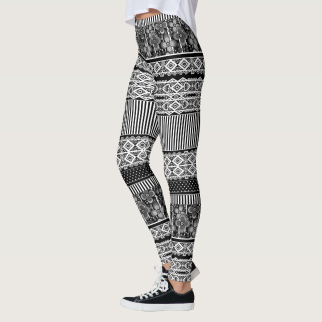 Leggings Patrón en blanco y negro con encaje y elementos de (Izquierda)