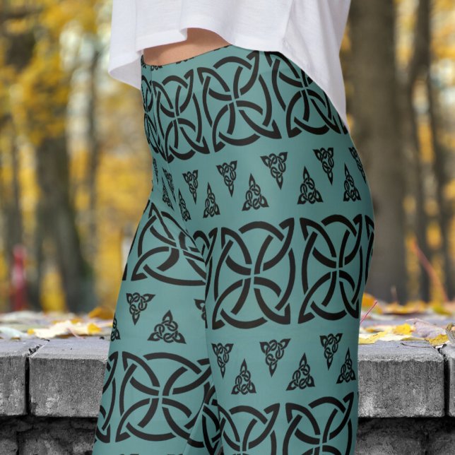 Leggings Patrón tribal de banda negra y gris oscuro (Dark Gray and Black Banded Tribal Pattern Leggings)