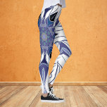 Leggings Personalizado Mandala Flor Azul morado y blanco<br><div class="desc">El diseño de esta flor de Mandala es original y tiene un estilo personalizado,  azul,  violeta y blanco. Imágenes geométricas triples para el hippie moderno o el amante de los colores vibrantes!</div>