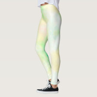 Primer plano de una persona que lleva tie-dye past