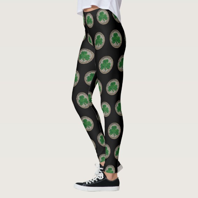 Leggings Shamrock gris sobre piernas de nudos celtas (Izquierda)