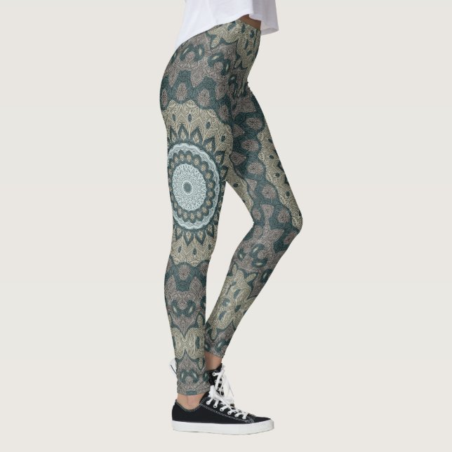 Leggings Taupe y Mandala Verde azulada con simetría tribal (Derecha)