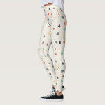 Leggings Terrazzo Tile Confetti Estilo moderno Tones de la<br><div class="desc">Modeladas en azulejos de terrazo italiano, estas leggings tienen un divertido y festivo toque de confeti en cálidos tonos tierra con un toque de color. Estas piernas tienen un aspecto limpio y moderno, con modestas baldosas en gris, naranja de óxido, amarillo, gris-verde, verde menta y negro sobre un fondo de...</div>