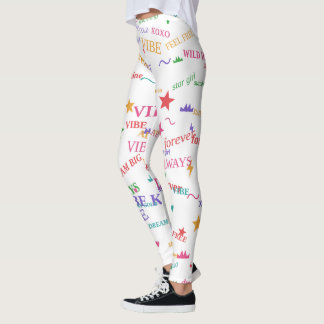 Leggings Tipografía Y2K Colorida de Moda & Cita Inspiradora