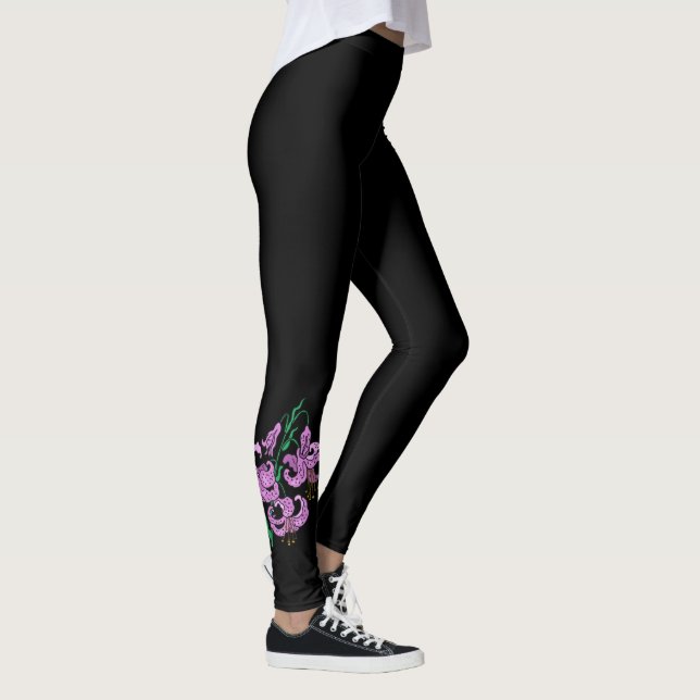 Leggings Tres flores moradas ~ Fondo negro ~ Único ~ (Derecha)