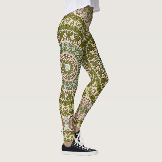 Leggings Verde Oliva y Patrón de Mandala Pastel (Derecha)