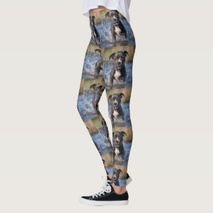 Leggings "Wave Chaser: Una golondrina mullida jugando en el