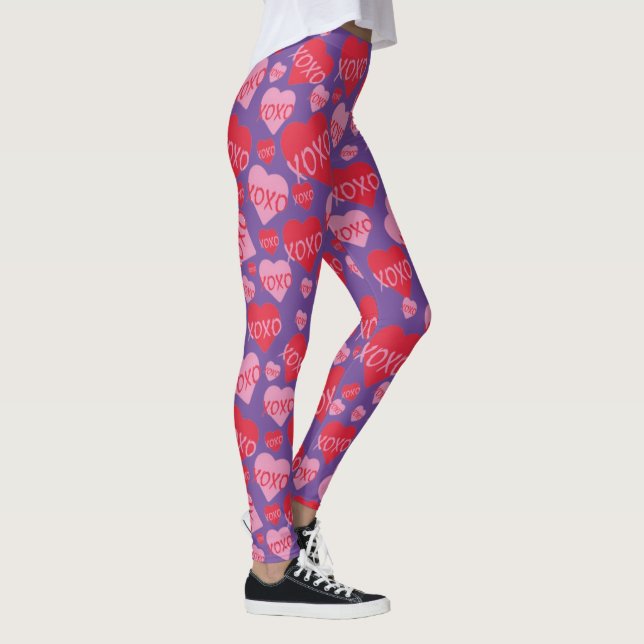 Leggings XOXO Love Pink Red Heart Pattern Valentine Purple (Derecha)