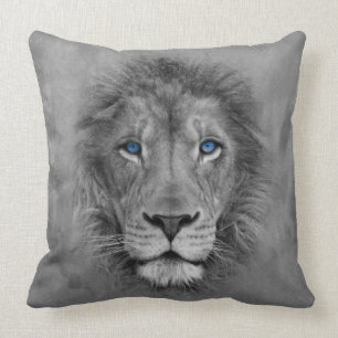 León con la almohada única del diseño de los ojos