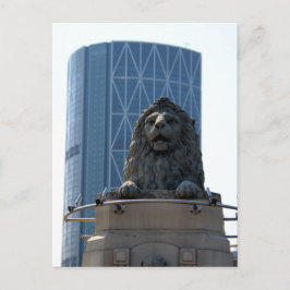 León de piedra en la postal de Calgary