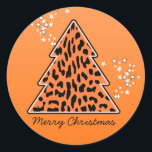 Leopard cheetah Christmas Tree Pegatina<br><div class="desc">Patrón encantador,  luminoso y moderno con árbol de navidad con huella animal en naranja y estrellas. Un regalo de Navidades a la moda,  chabacanos y guapos. Personalízalo con tu propio texto/ mensaje/ nombre.</div>