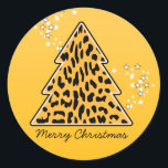 Leopard cheetah Christmas Tree Pegatina<br><div class="desc">Patrón encantador,  luminoso y moderno con árbol de navidad con huella animal en amarillo y estrellas. Un regalo de Navidades a la moda,  chabacanos y guapos. Personalízalo con tu propio texto/ mensaje/ nombre.</div>