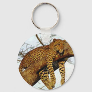 Leopardo perezoso en un llavero del árbol