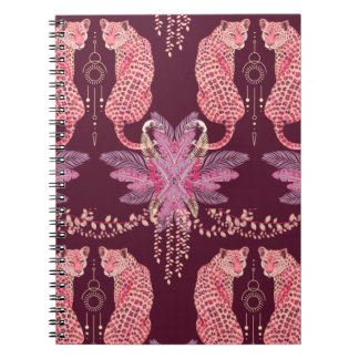 Leopardos rosados en la libreta de notas/diario de