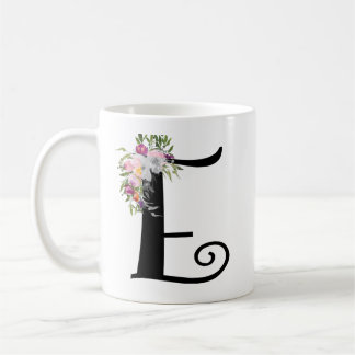 Letra floral E, taza de la acuarela del arte del