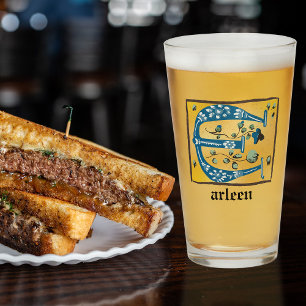 Letra medieval floral iluminada monograma E