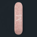Letra Rosa Gold Purpurina Skateboard Nombre person<br><div class="desc">Patines con Monograma Personalizado Personalizado Carta y Nombre Rosa de texto Dorado Purpurina Rubor Sparkle Cumpleaños Personalizado - Aniversario o Skateboard Boda / Regalo / Proveedor - Añadir Su Carta / Nombre - Texto o Eliminar - Hacer su regalo especial - Redimensionar y mover o eliminar y agregar texto /...</div>
