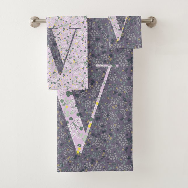 Letra W PEQUEÑAS FLORES Púrpura (In situ)