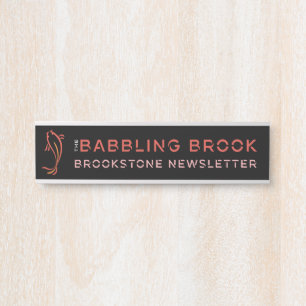 Letrero Para Puerta Brook Brookstone Babbling (2" x 8"), plateado