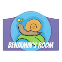 Caca, caracol feliz en un ilustracion personalizad