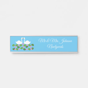 Letrero Para Puerta Costumbre de boda de cisnes blancos y lirios de ag
