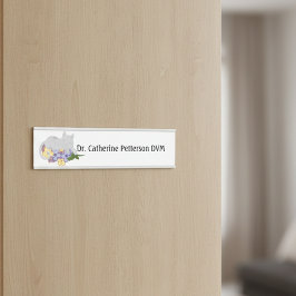 Letrero Para Puerta Gato En Una Cama De Flores Para Veterinarios