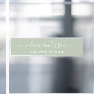 Letrero Para Puerta Sage Green Minimalista Moderno Monograma elegante