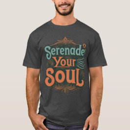 Levantando la camiseta de diseño para el uso diari