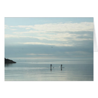 Levántese Paddleboarders en el lago Superior