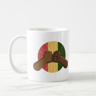 Libra negra saluda tazas de café