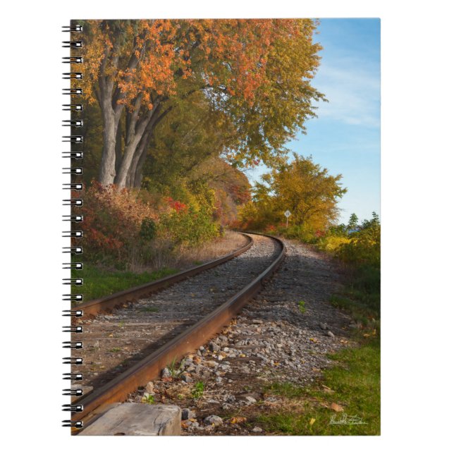 Libreta de apuntes, fotografía de un ferrocarril (Frente)