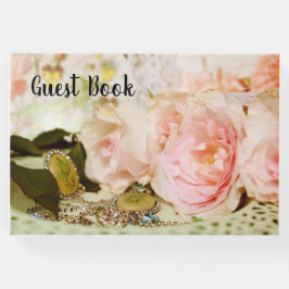 Libro de invitados sobre rosa y Bonito de joyas