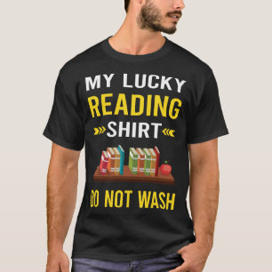 Libro de lectura de camisa afortunada
