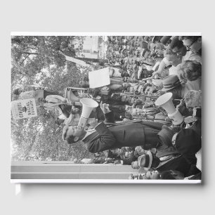 Libro De Visitas El Senador Robert Kennedy haciendo campaña para Pr